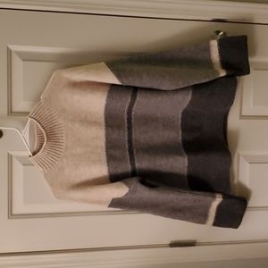 Universal threads mock funnel neck.